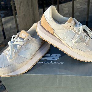 NEW New Balance Blue 237 Lifestyle Running Casual Sneaker Size Womens 7 (5.5Y)